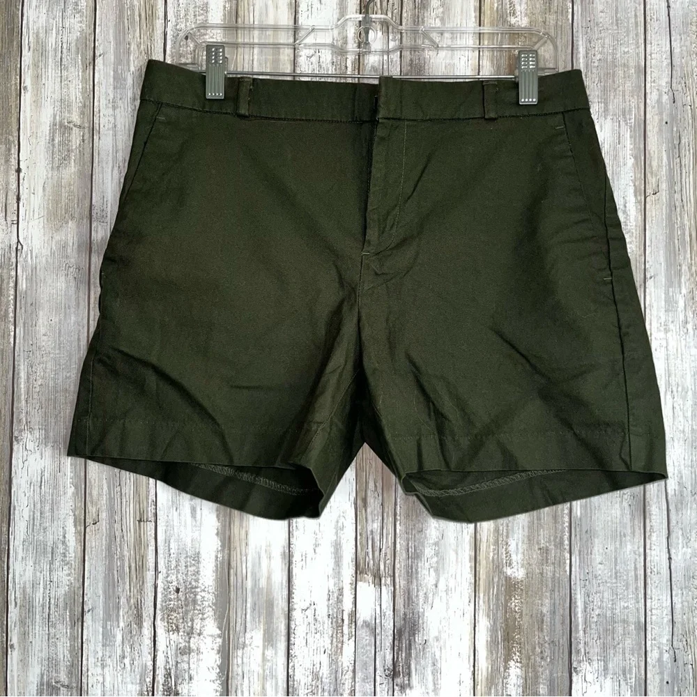 NWT Banana Republic Dark Green Latch Button 5” Inseam Shorts - Picture 1 of 6